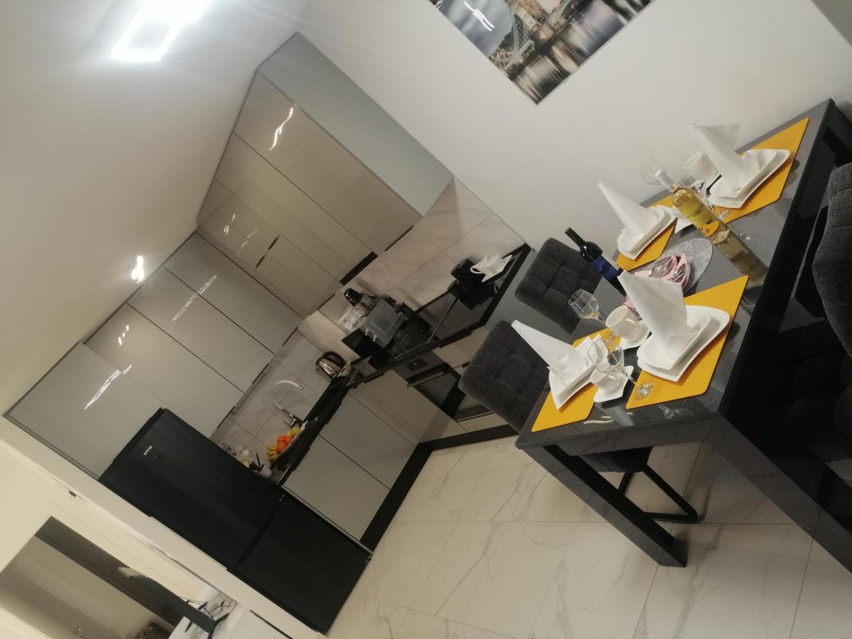 Luxury Apartment Queen Solin Exterior foto