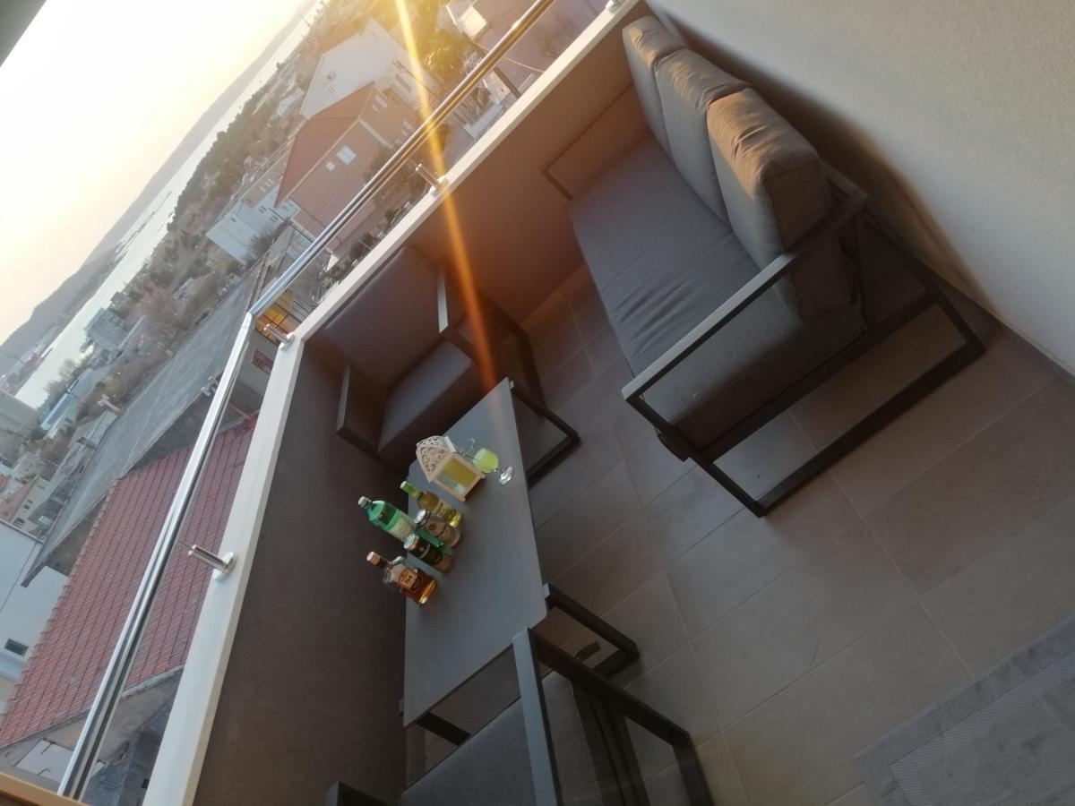 Luxury Apartment Queen Solin Exterior foto