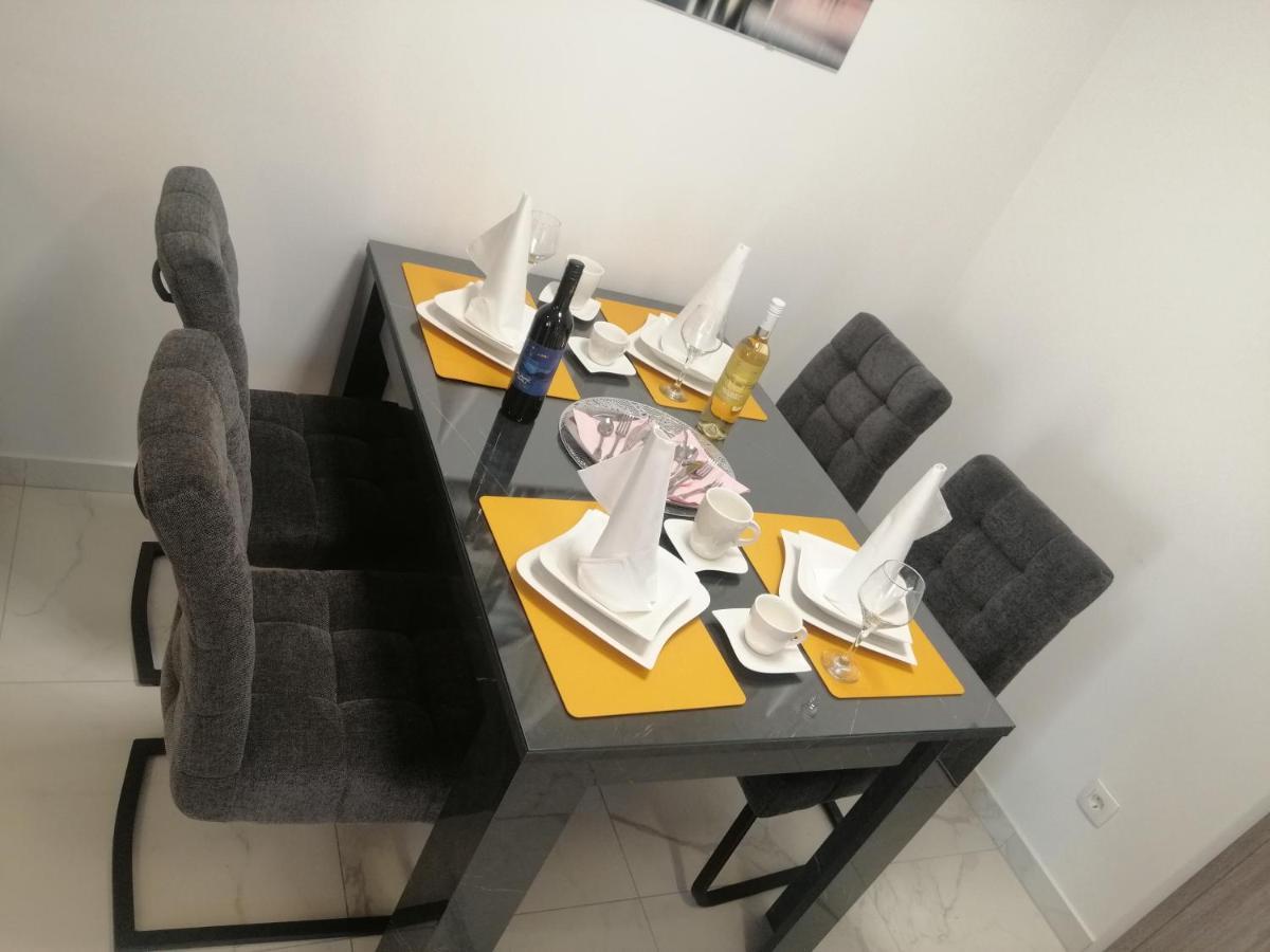 Luxury Apartment Queen Solin Exterior foto