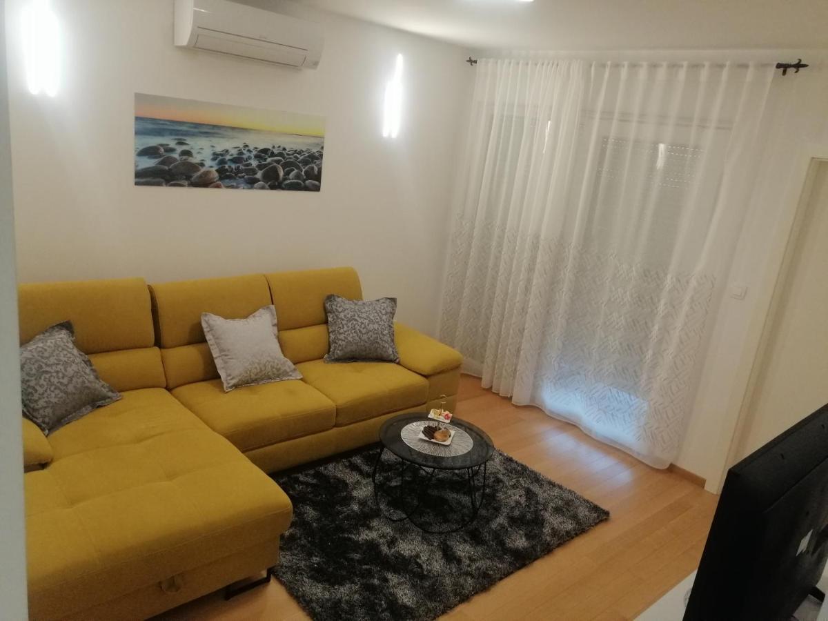 Luxury Apartment Queen Solin Exterior foto
