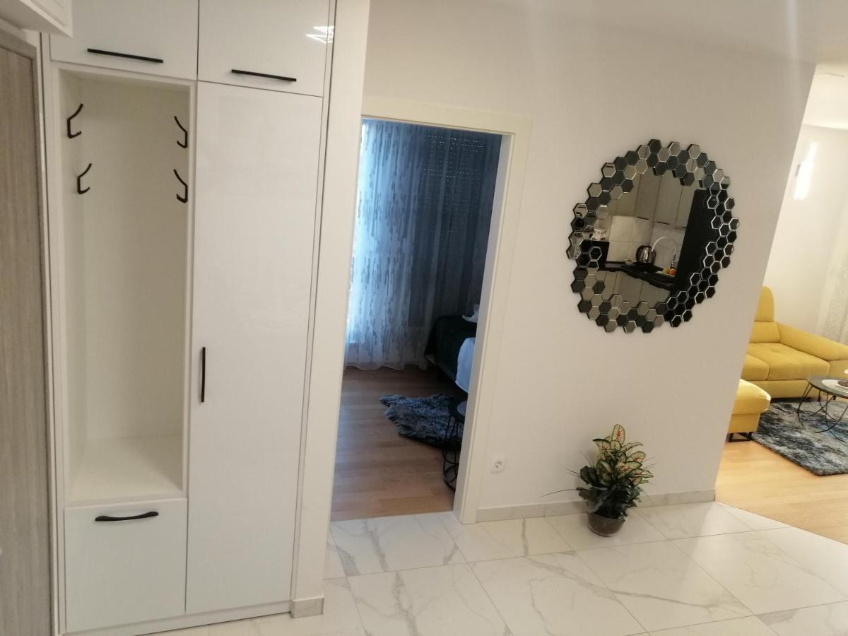 Luxury Apartment Queen Solin Exterior foto
