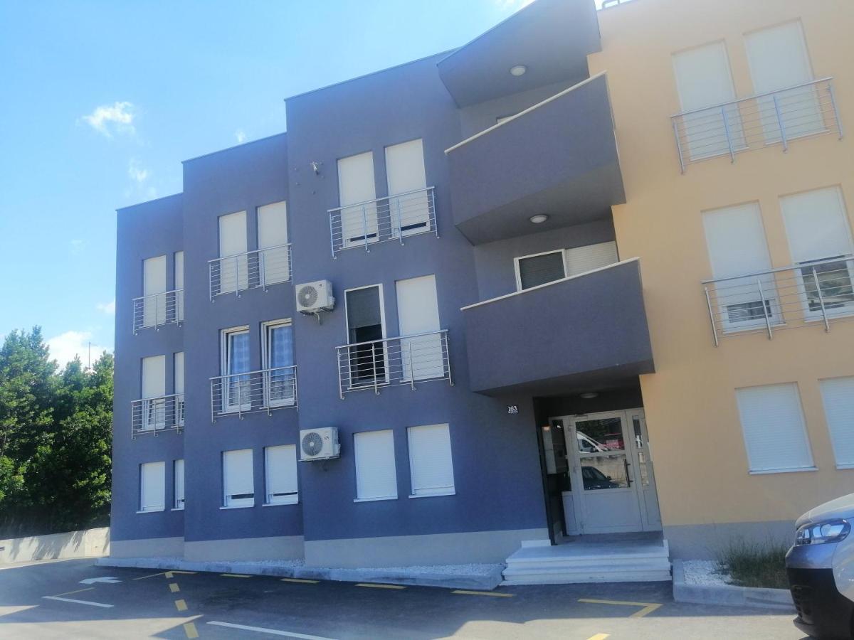 Luxury Apartment Queen Solin Exterior foto